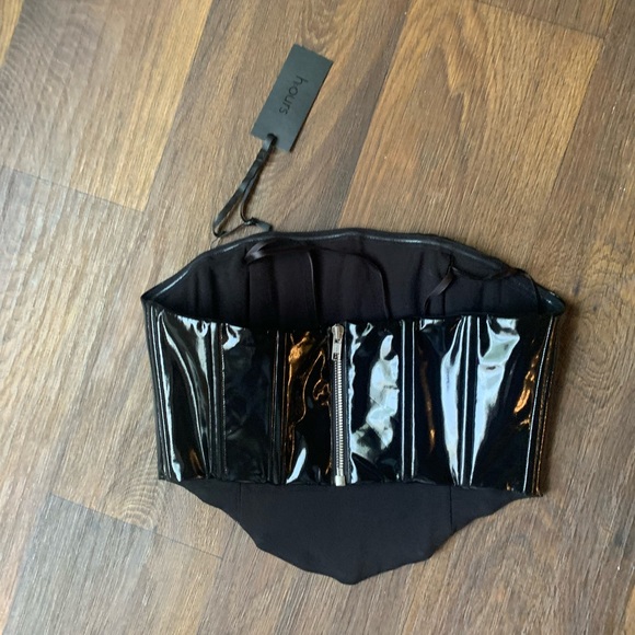 h:ours Tora top in black - Picture 3 of 8